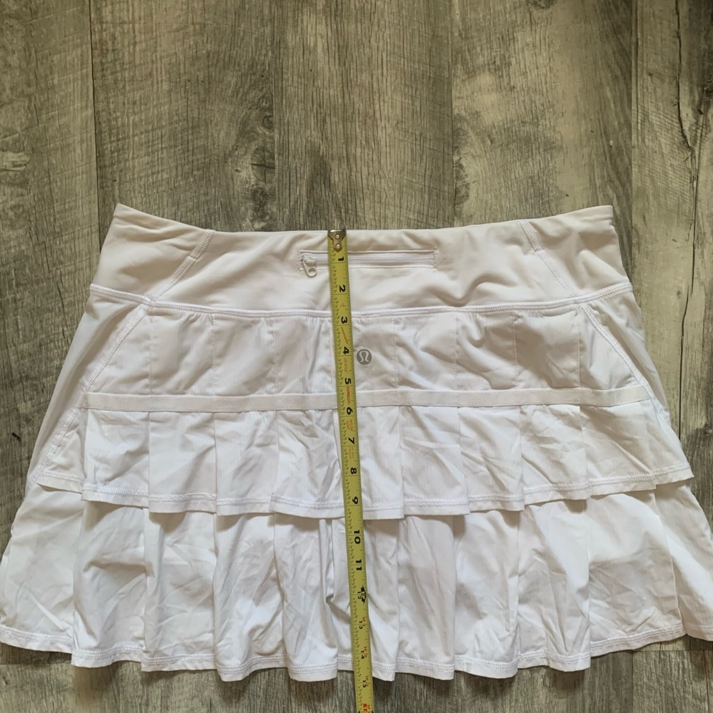 Lululemon 10 Tall skirt
